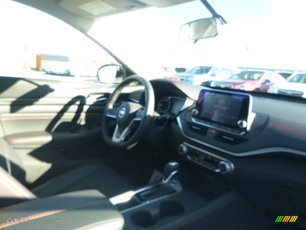 2019 Altima SR - Pearl White / Charcoal photo #11
