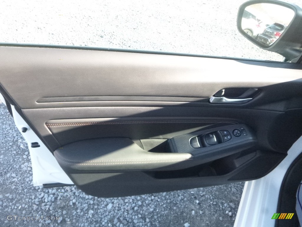 2019 Altima SR - Pearl White / Charcoal photo #13