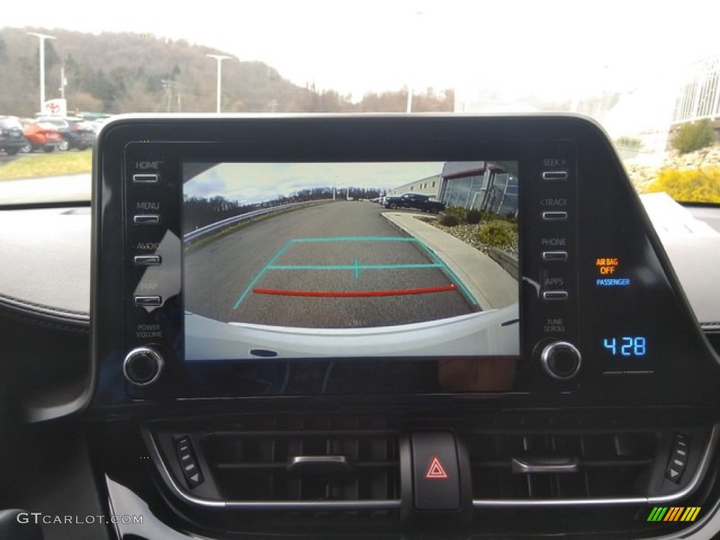 2019 Toyota C-HR LE Controls Photo #131014110