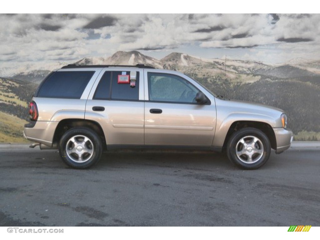 2007 TrailBlazer LS 4x4 - Sandstone Metallic / Light Cashmere/Ebony photo #2