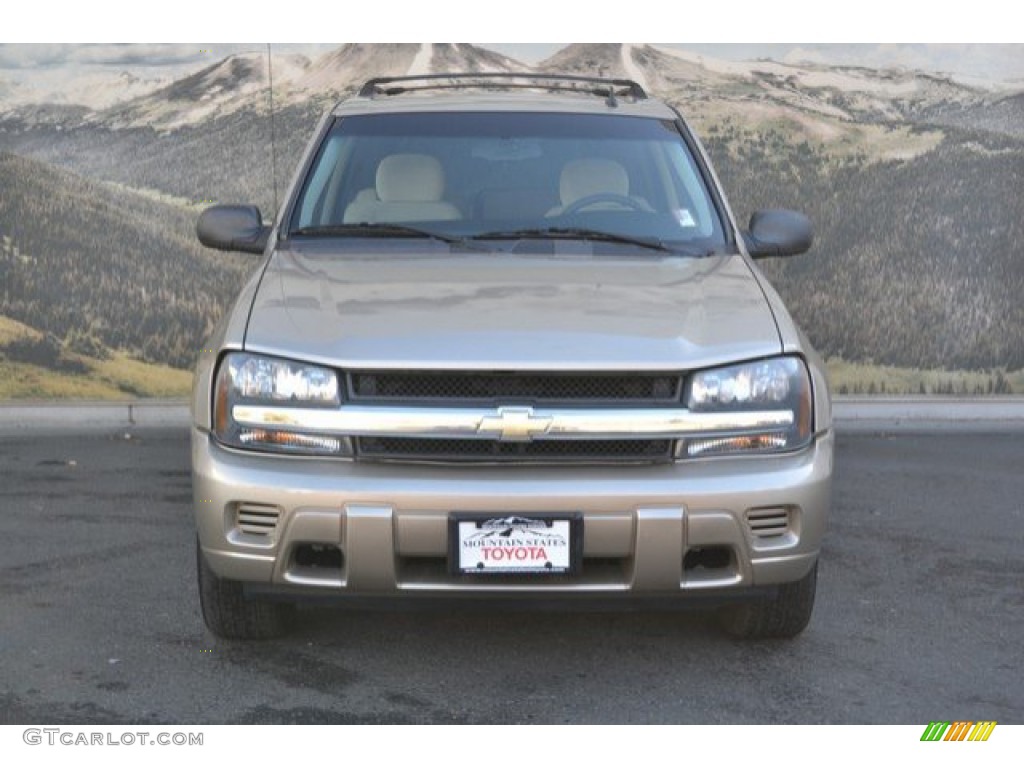 2007 TrailBlazer LS 4x4 - Sandstone Metallic / Light Cashmere/Ebony photo #4