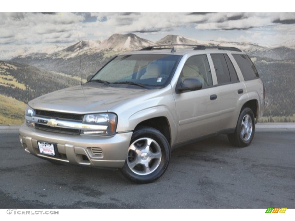 2007 TrailBlazer LS 4x4 - Sandstone Metallic / Light Cashmere/Ebony photo #5