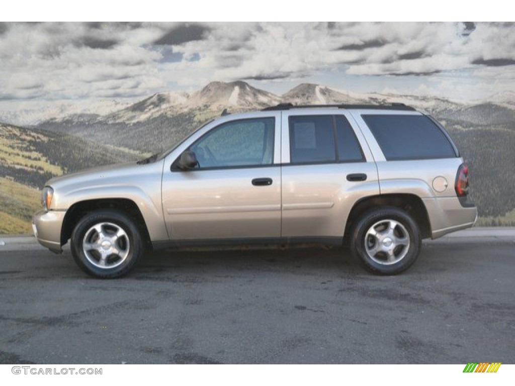 2007 TrailBlazer LS 4x4 - Sandstone Metallic / Light Cashmere/Ebony photo #6