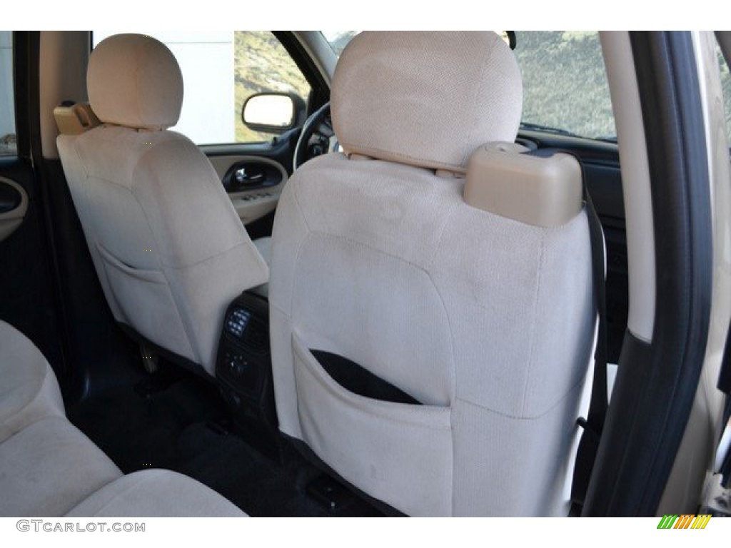 2007 TrailBlazer LS 4x4 - Sandstone Metallic / Light Cashmere/Ebony photo #20