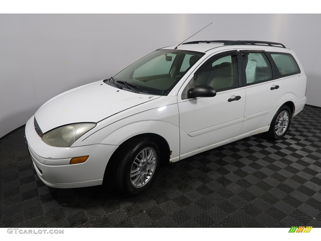 2003 Focus ZTW Wagon - Cloud 9 White / Medium Parchment photo #6