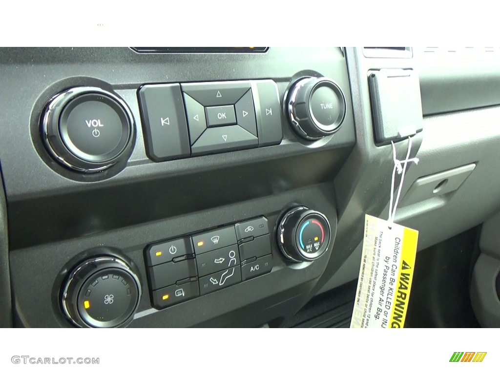 2019 Ford F350 Super Duty XL Regular Cab 4x4 Controls Photo #131018071