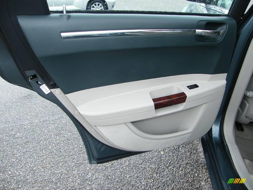 2006 300 C HEMI - Magnesium Pearlcoat / Dark Slate Gray/Light Slate Gray photo #24