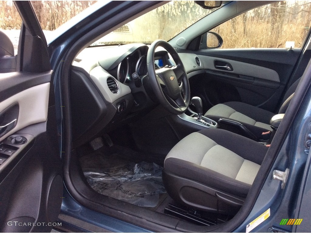 2012 Cruze LS - Blue Granite Metallic / Jet Black/Medium Titanium photo #14