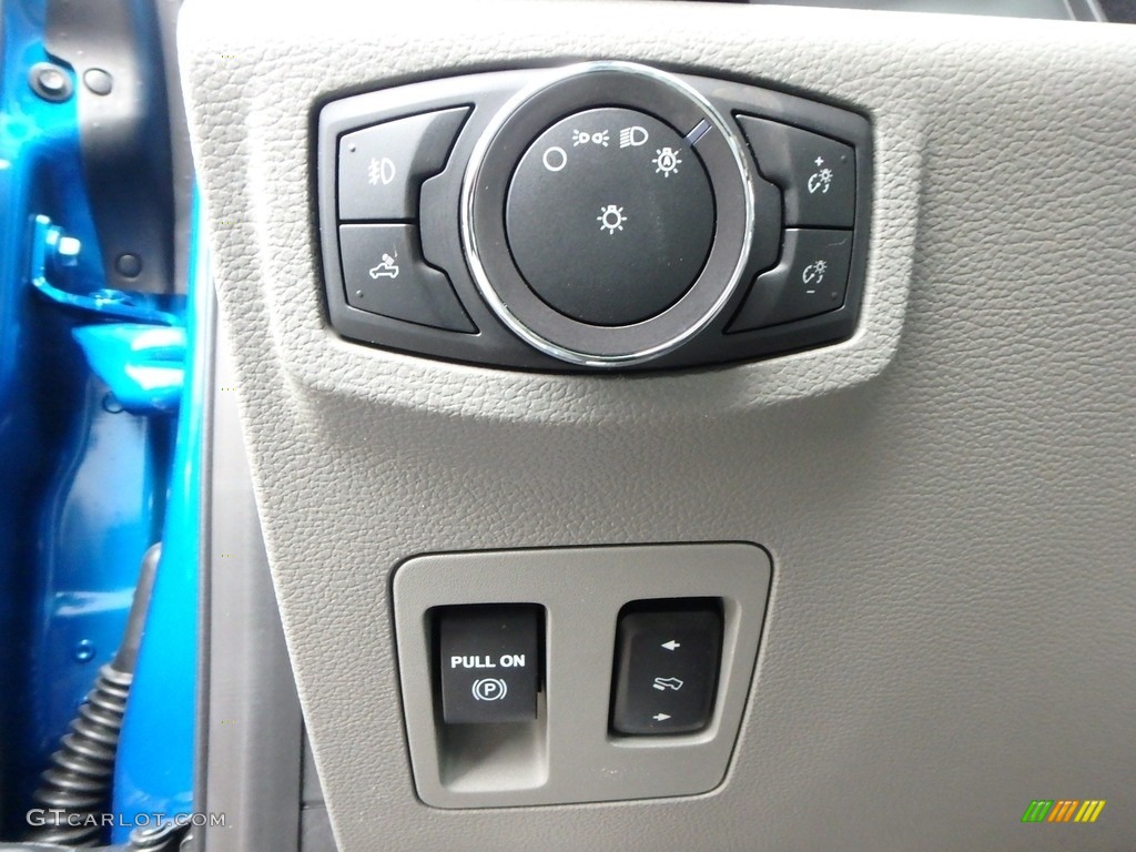 2019 F150 XLT SuperCrew 4x4 - Velocity Blue / Earth Gray photo #16