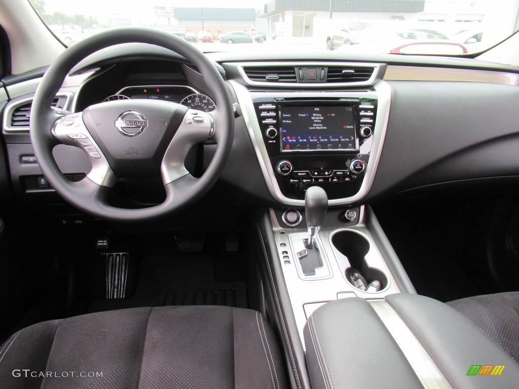 2017 Murano S AWD - Cayenne Red / Graphite photo #15