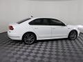 Pure White - Passat R-Line Photo No. 4