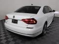 Pure White - Passat R-Line Photo No. 9