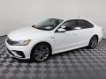 Pure White - Passat R-Line Photo No. 15
