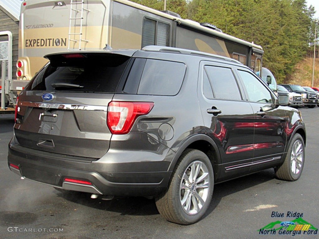 2019 Explorer XLT - Magnetic / Medium Black/Desert Copper photo #5