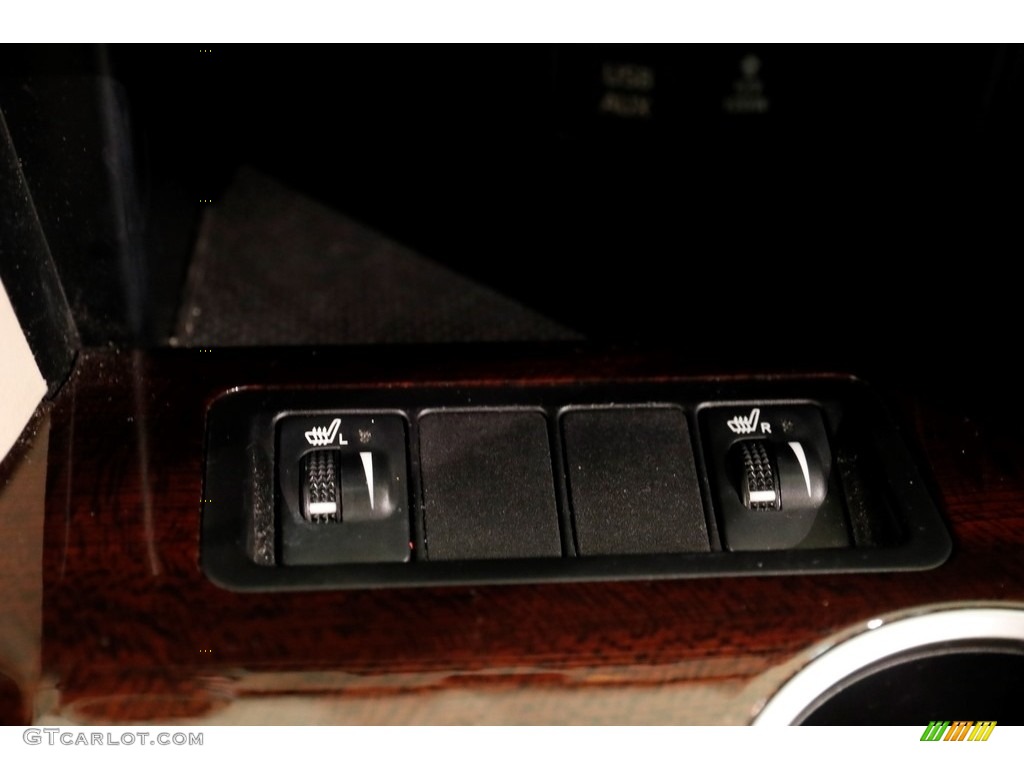 2013 Camry XLE V6 - Attitude Black Metallic / Ivory photo #18