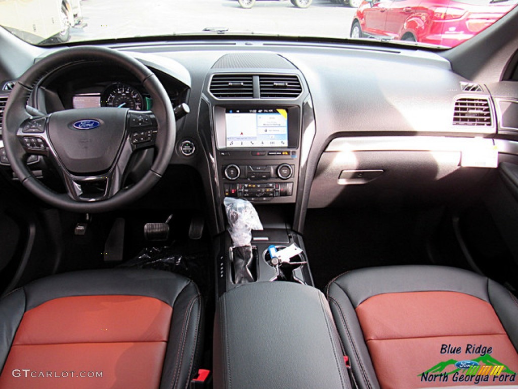 2019 Explorer XLT - Magnetic / Medium Black/Desert Copper photo #26