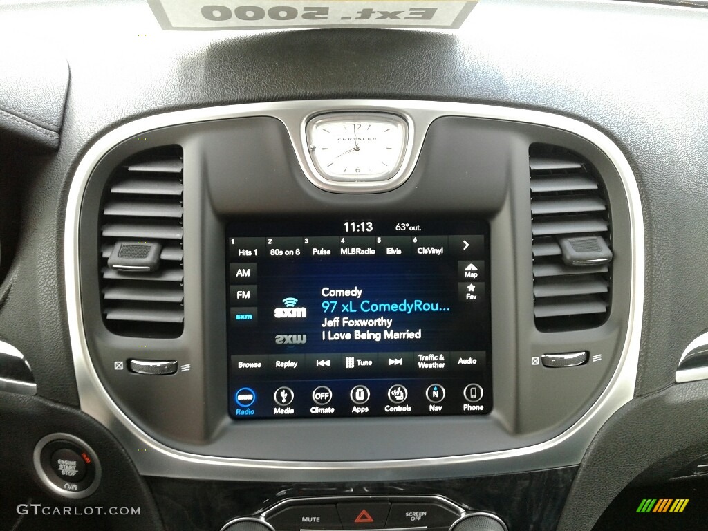 2019 Chrysler 300 Limited Controls Photo #131046540