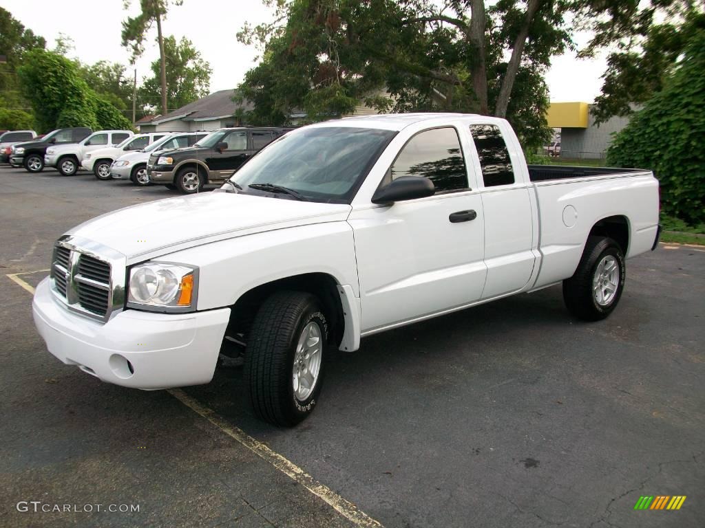 2006 Dakota SLT Club Cab - Bright White / Medium Slate Gray photo #7