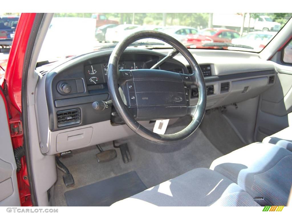 1996 F150 XLT Regular Cab 4x4 - Bright Red / Opal Grey photo #3