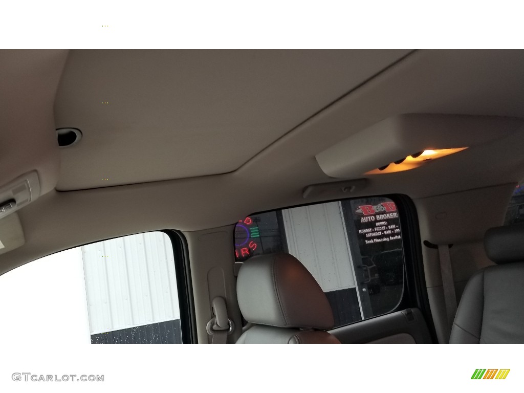 2007 Suburban 1500 LS 4x4 - Silver Birch Metallic / Light Titanium/Dark Titanium photo #14