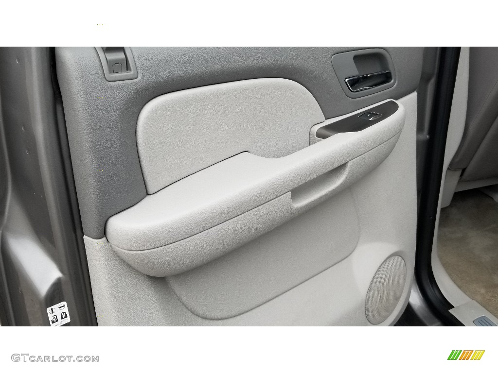 2007 Suburban 1500 LS 4x4 - Silver Birch Metallic / Light Titanium/Dark Titanium photo #16