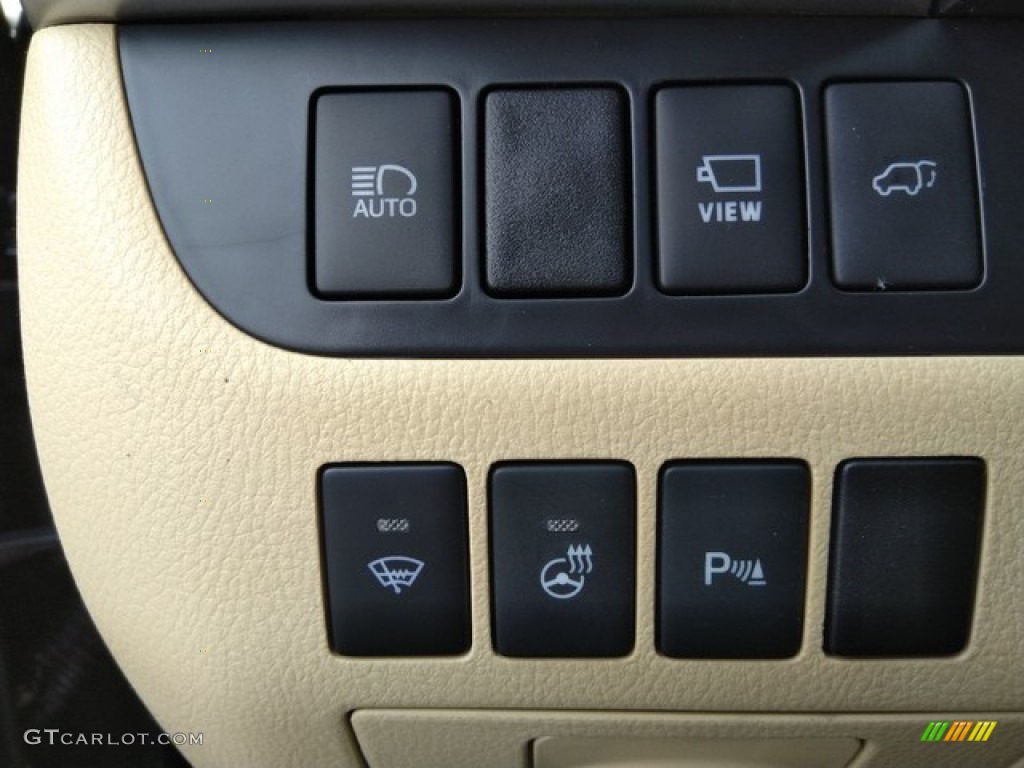 2019 Toyota Highlander Hybrid Limited AWD Controls Photo #131049740