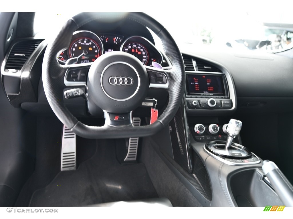 2014 Audi R8 Coupe V10 Steering Wheel Photos