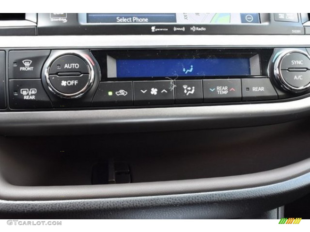 2019 Toyota Highlander Hybrid Limited AWD Controls Photo #131062202