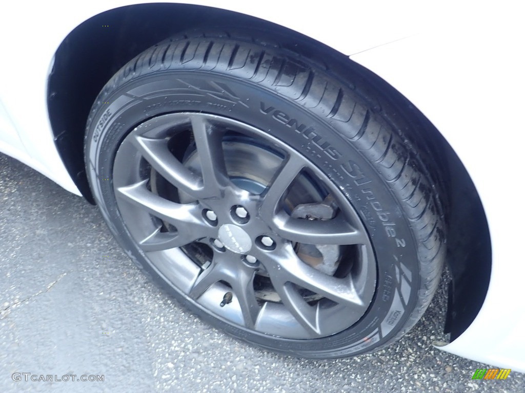 2015 Dart SXT - Bright White / Black/Light Tungsten Accent Stitching photo #13