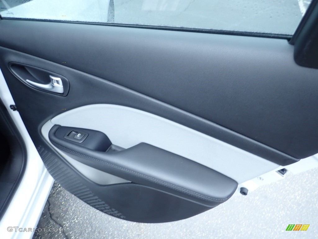 2015 Dart SXT - Bright White / Black/Light Tungsten Accent Stitching photo #18