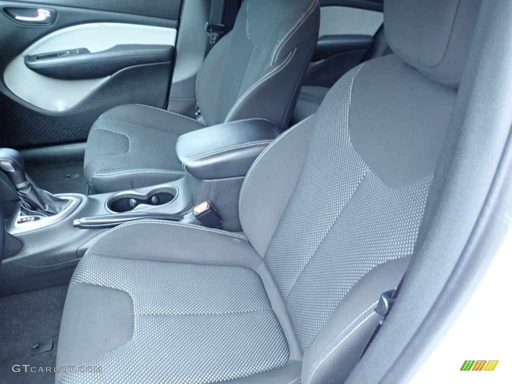 2015 Dart SXT - Bright White / Black/Light Tungsten Accent Stitching photo #19