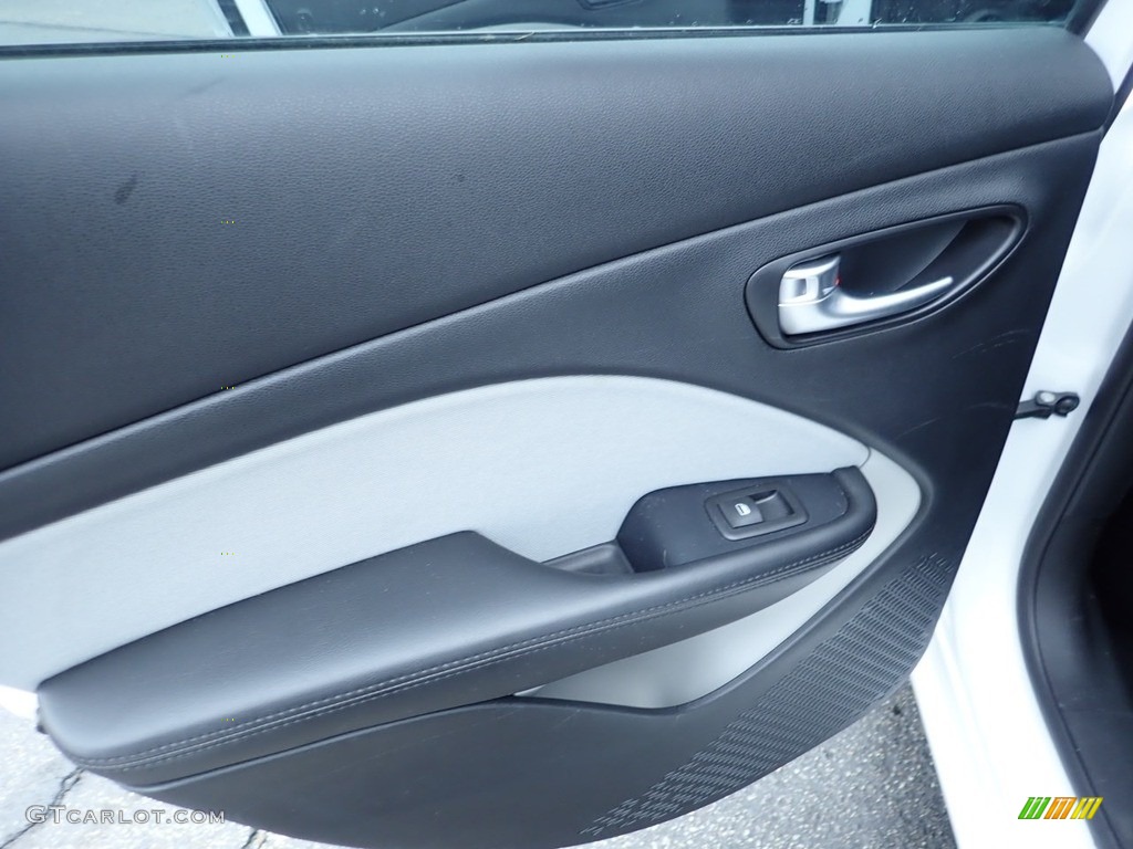 2015 Dart SXT - Bright White / Black/Light Tungsten Accent Stitching photo #22