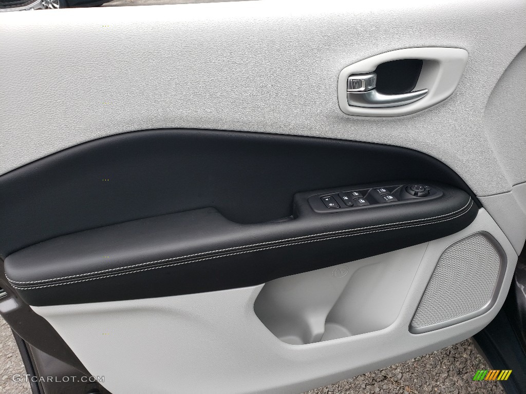 2019 Jeep Compass Latitude 4x4 Door Panel Photos