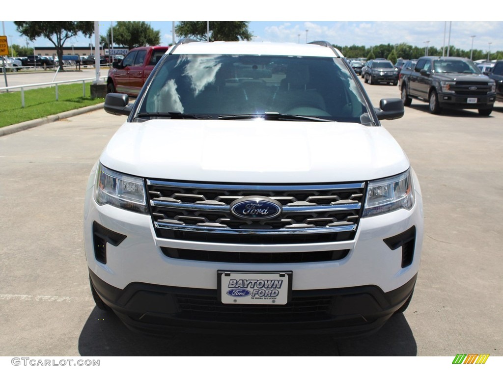 2018 Explorer FWD - Oxford White / Medium Stone photo #2