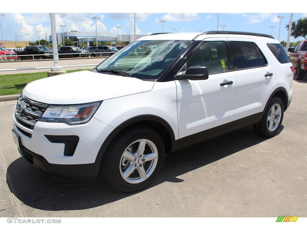 2018 Explorer FWD - Oxford White / Medium Stone photo #3