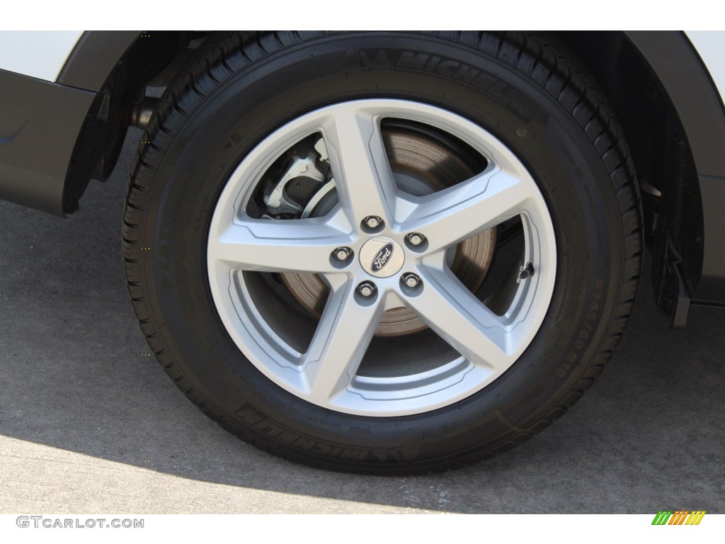 2018 Explorer FWD - Oxford White / Medium Stone photo #10