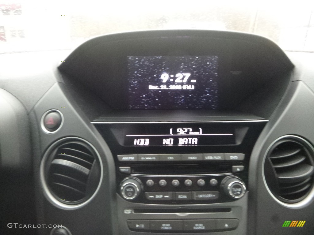 2015 Pilot Touring 4WD - Modern Steel Metallic / Black photo #17