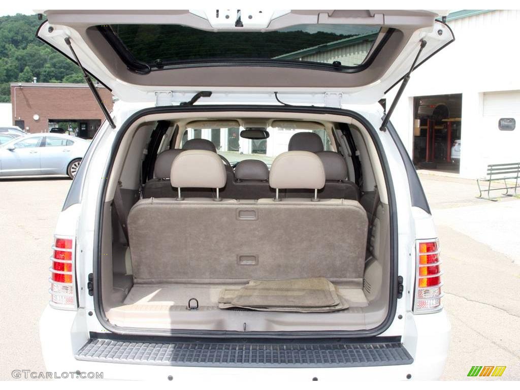 2004 Mountaineer V8 Premier AWD - Ceramic White Pearl / Medium Dark Parchment photo #7