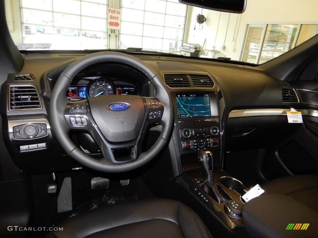2019 Explorer XLT 4WD - Agate Black / Medium Black photo #9