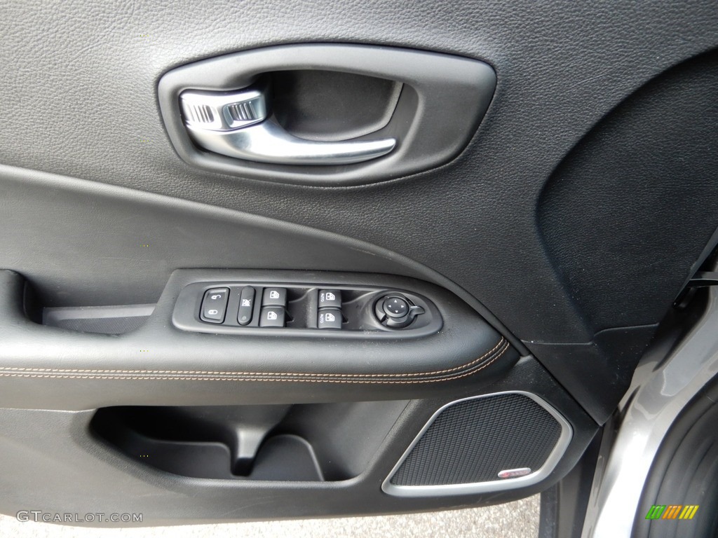 2019 Jeep Compass Limited 4x4 Door Panel Photos