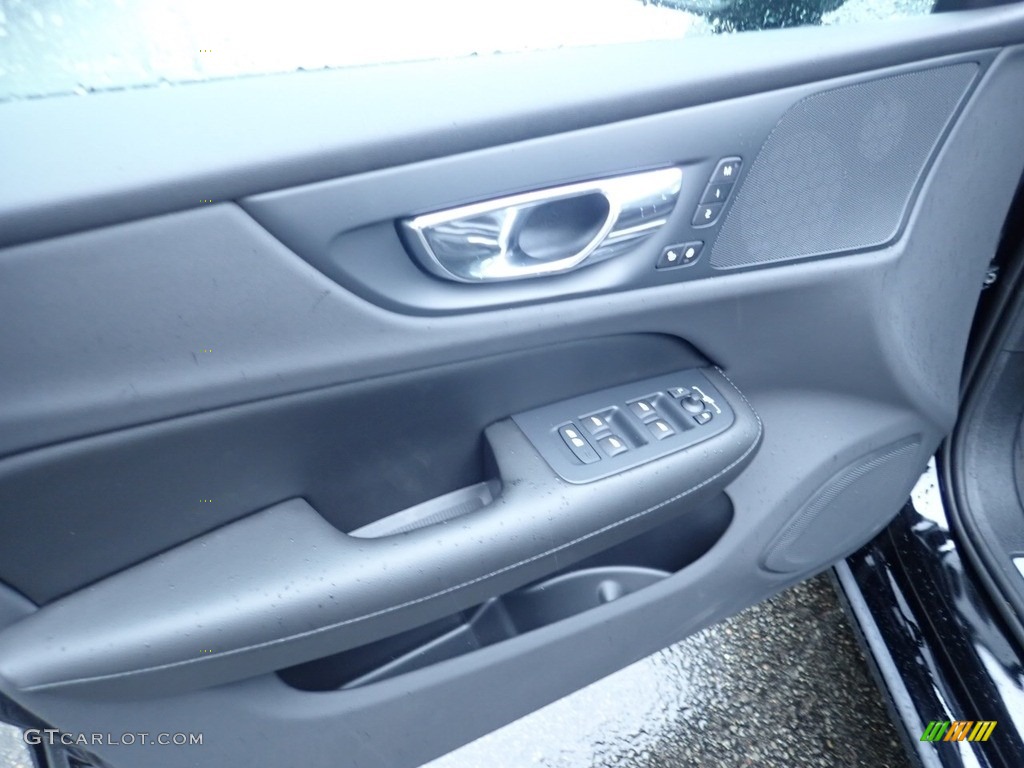 2019 Volvo S60 T6 AWD Momentum Charcoal Door Panel Photo #131086300