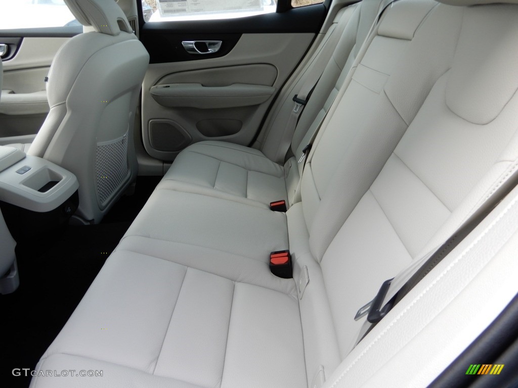 Blond Interior 2019 Volvo S60 T6 AWD Momentum Photo #131086681