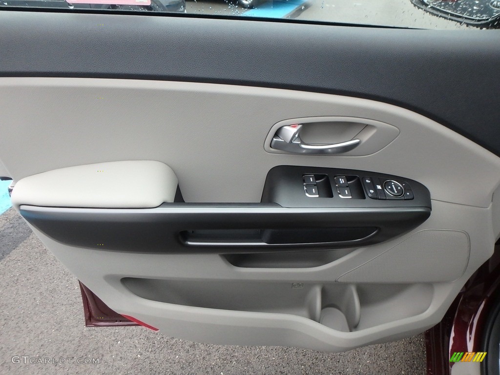 2019 Kia Sedona LX Door Panel Photos