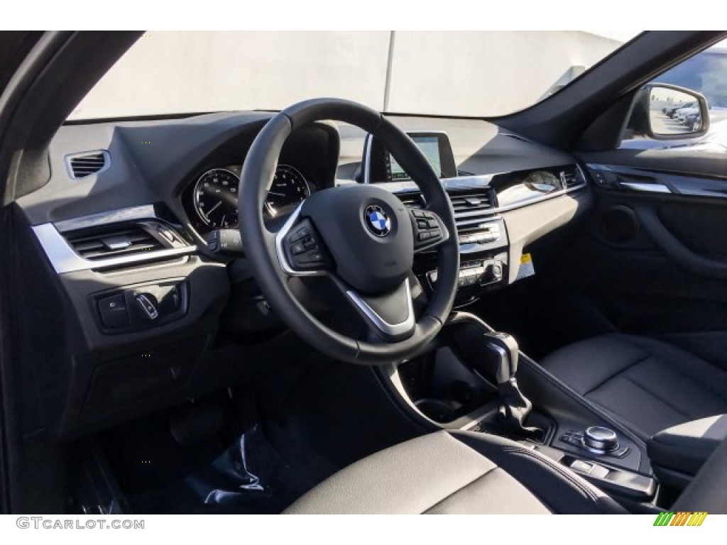 2019 X1 sDrive28i - Jet Black / Black photo #4