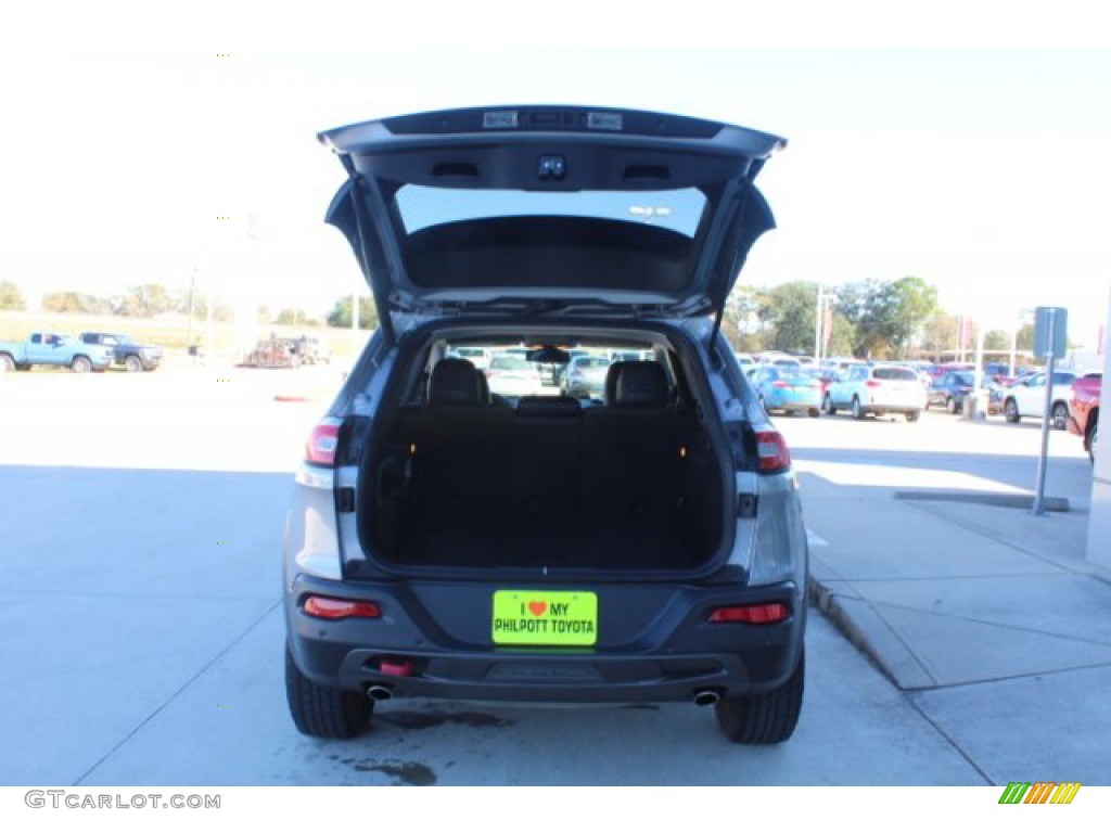 2016 Cherokee Trailhawk 4x4 - Billet Silver Metallic / Black photo #23