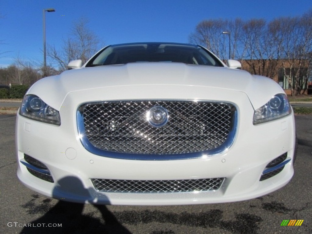 2011 XJ XJ - Polaris White / Ivory/Truffle photo #4