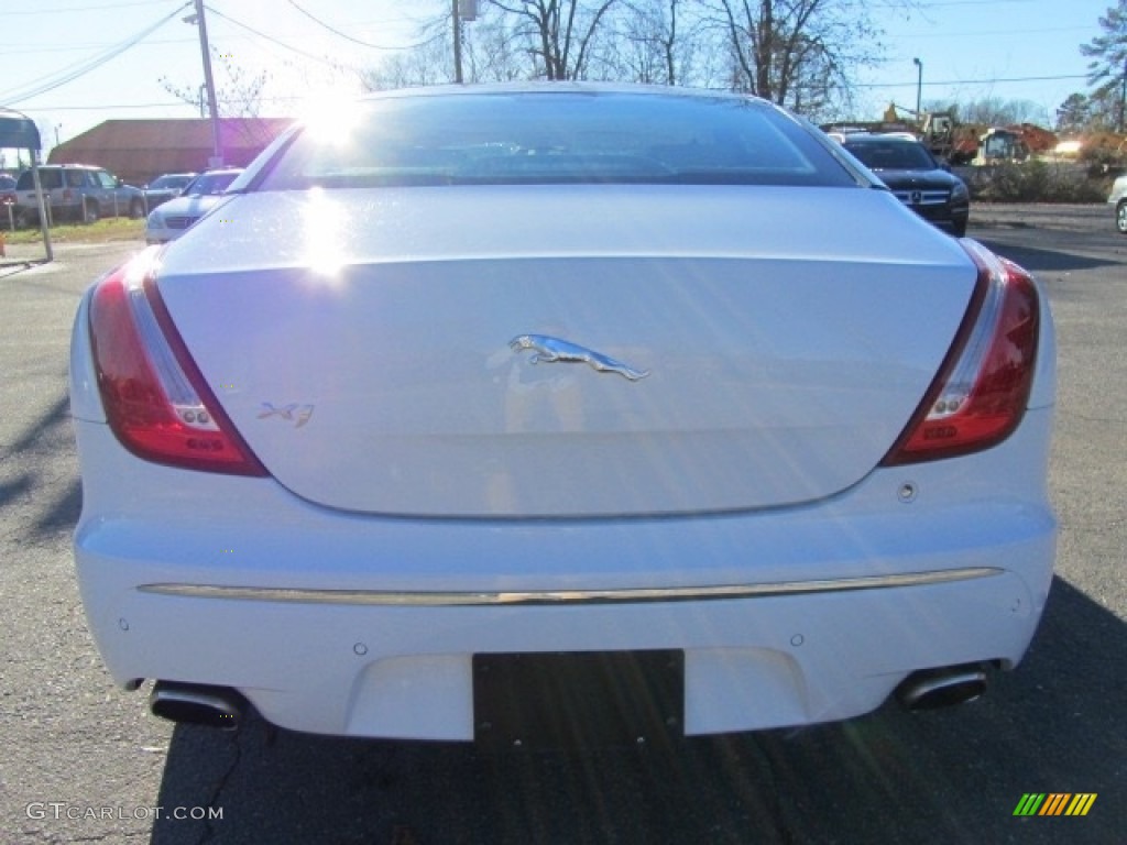 2011 XJ XJ - Polaris White / Ivory/Truffle photo #9