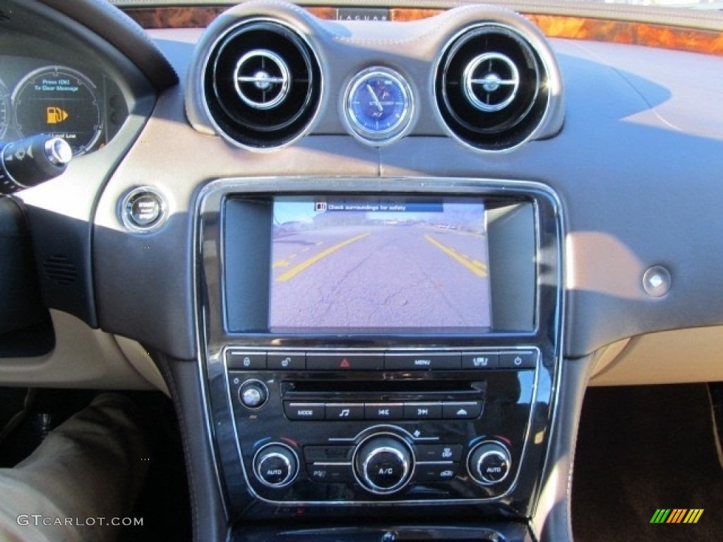 2011 XJ XJ - Polaris White / Ivory/Truffle photo #15