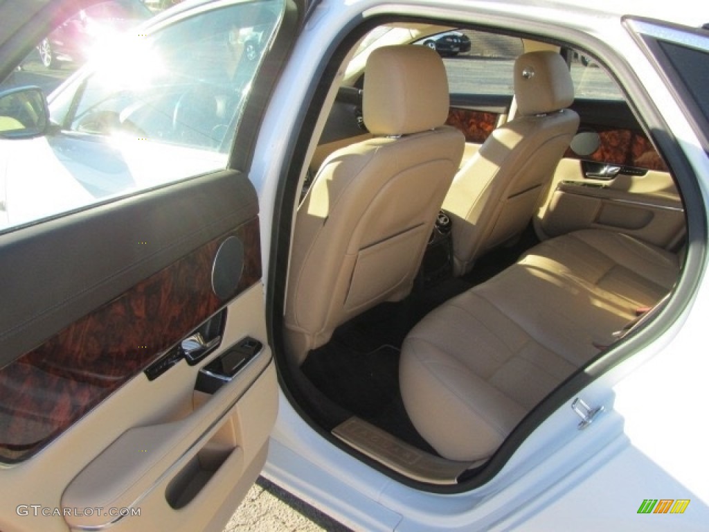 2011 XJ XJ - Polaris White / Ivory/Truffle photo #20