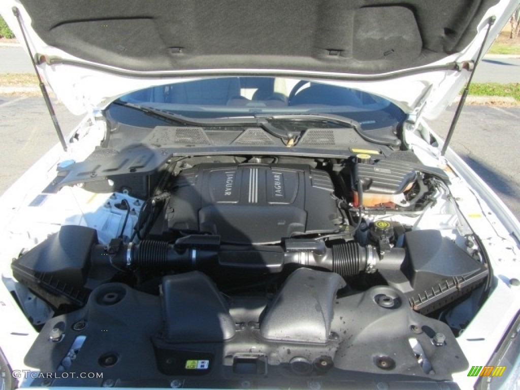 2011 XJ XJ - Polaris White / Ivory/Truffle photo #25